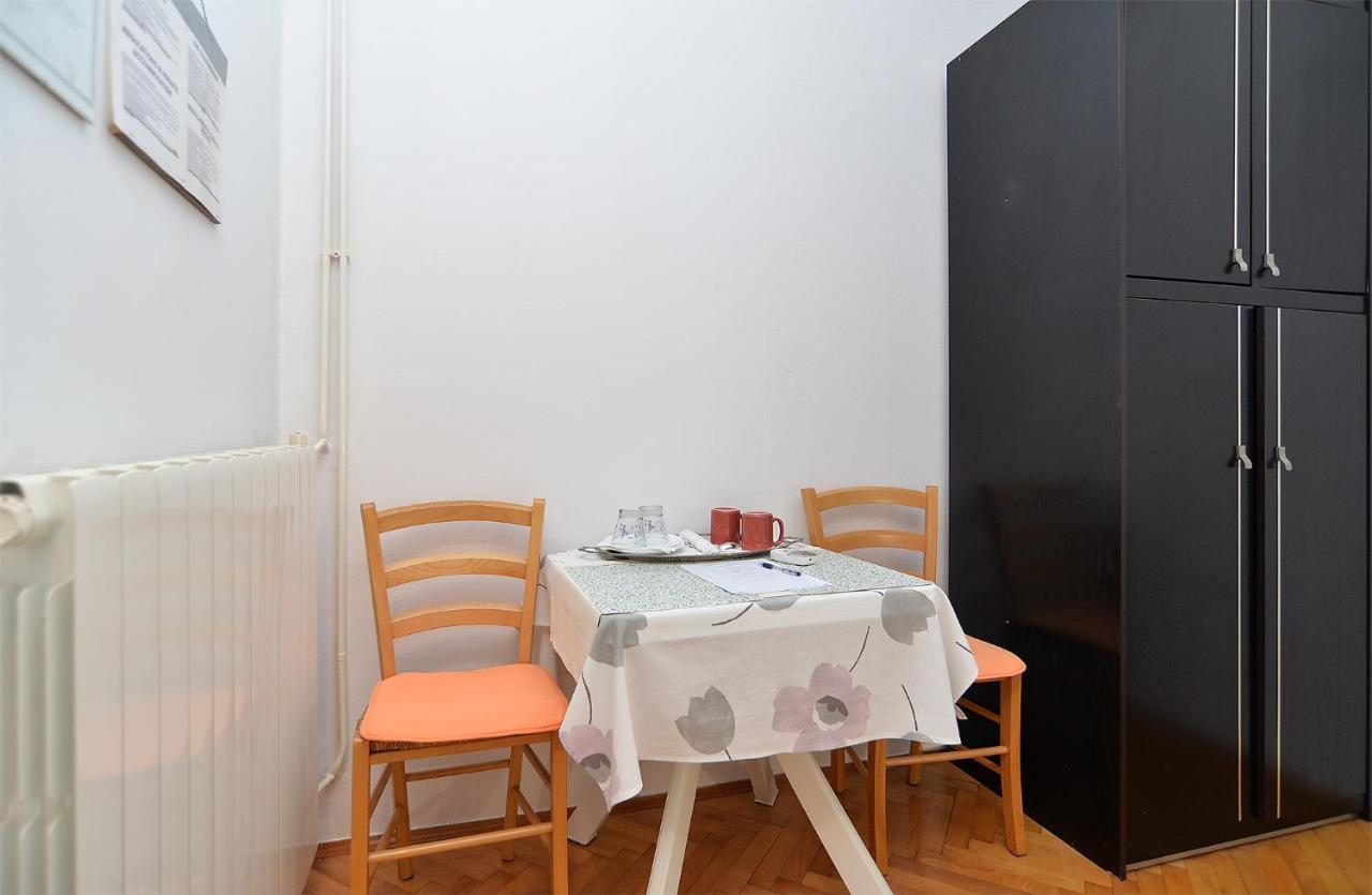 Rooms Veli Vrh 2208 Pula Exterior photo