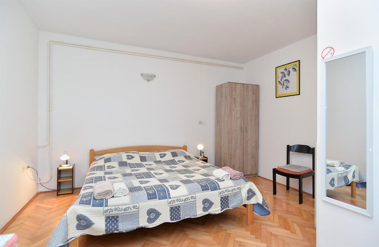 Rooms Veli Vrh 2208 Pula Exterior photo