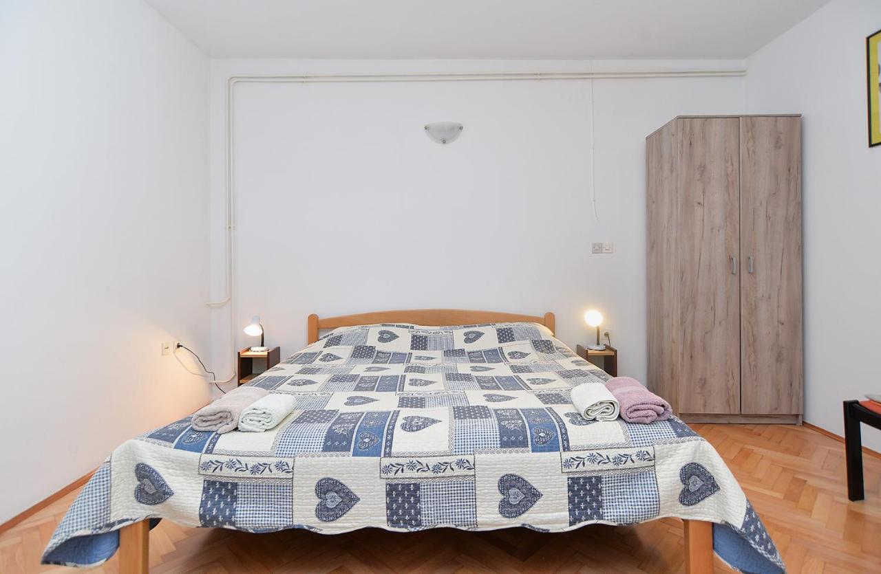 Rooms Veli Vrh 2208 Pula Exterior photo