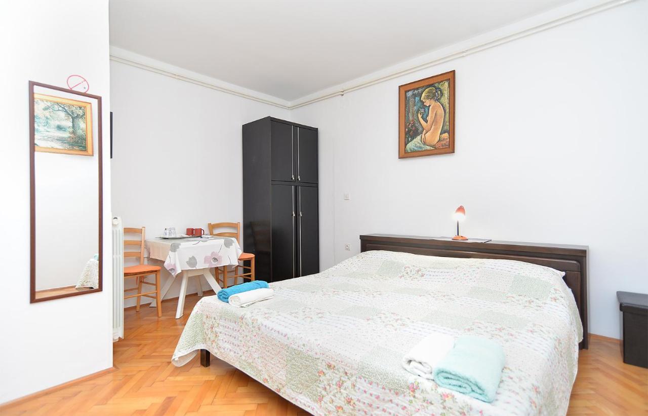 Rooms Veli Vrh 2208 Pula Exterior photo