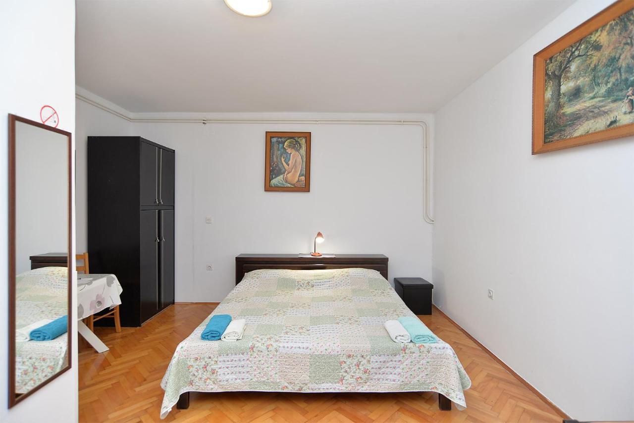 Rooms Veli Vrh 2208 Pula Exterior photo