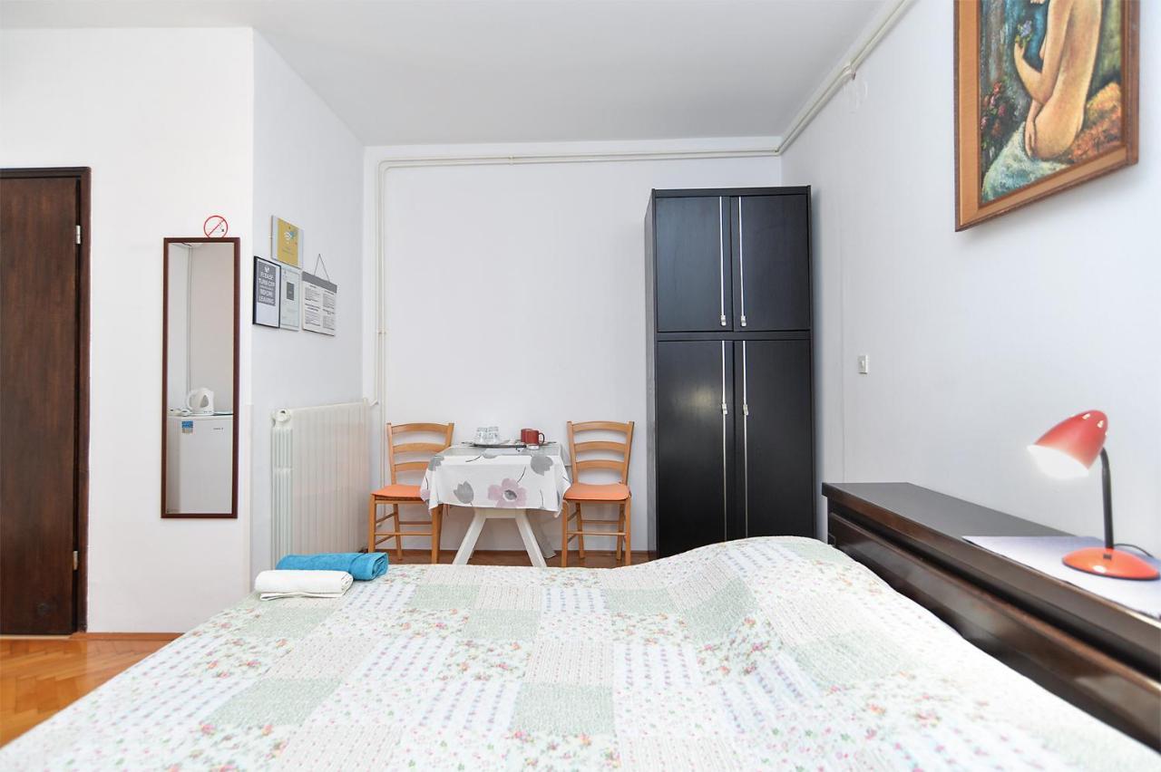 Rooms Veli Vrh 2208 Pula Exterior photo